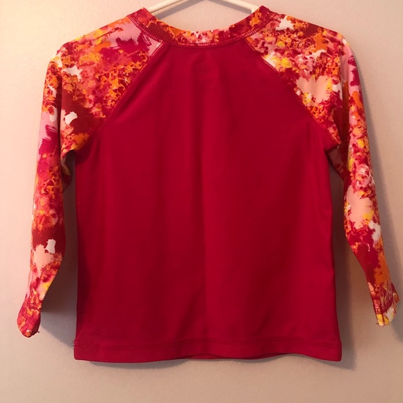 NWT Toddler Girls Hunter Rashguard - Picture 2 of 5